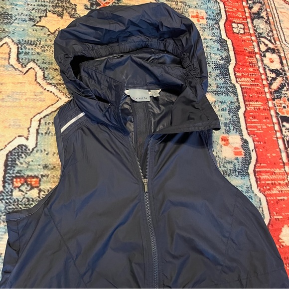 Athleta Hooded Zip Up Vest - Picture 3 of 10